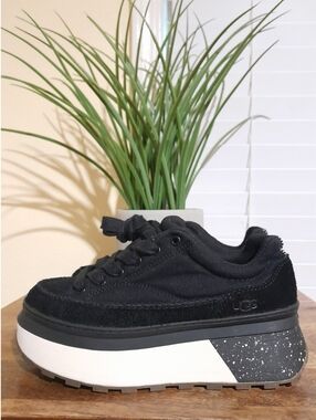 UGG Marin lace up platform sneaker black white sz 7 clubwear goth rave party